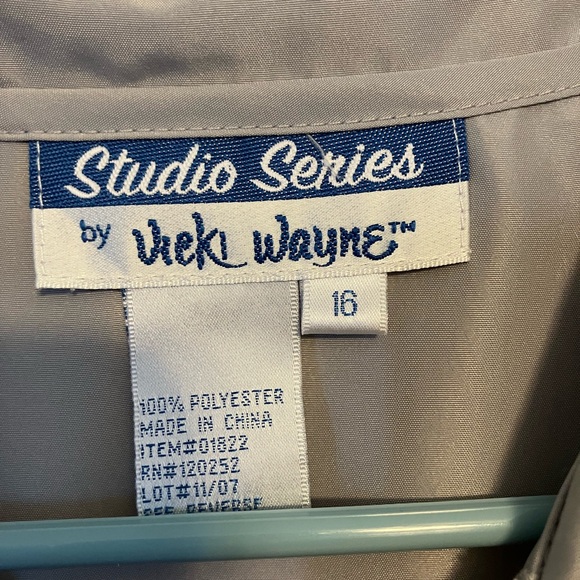 Studio Series by Vicki Wayne embellished grey blouse - Picture 2 of 4